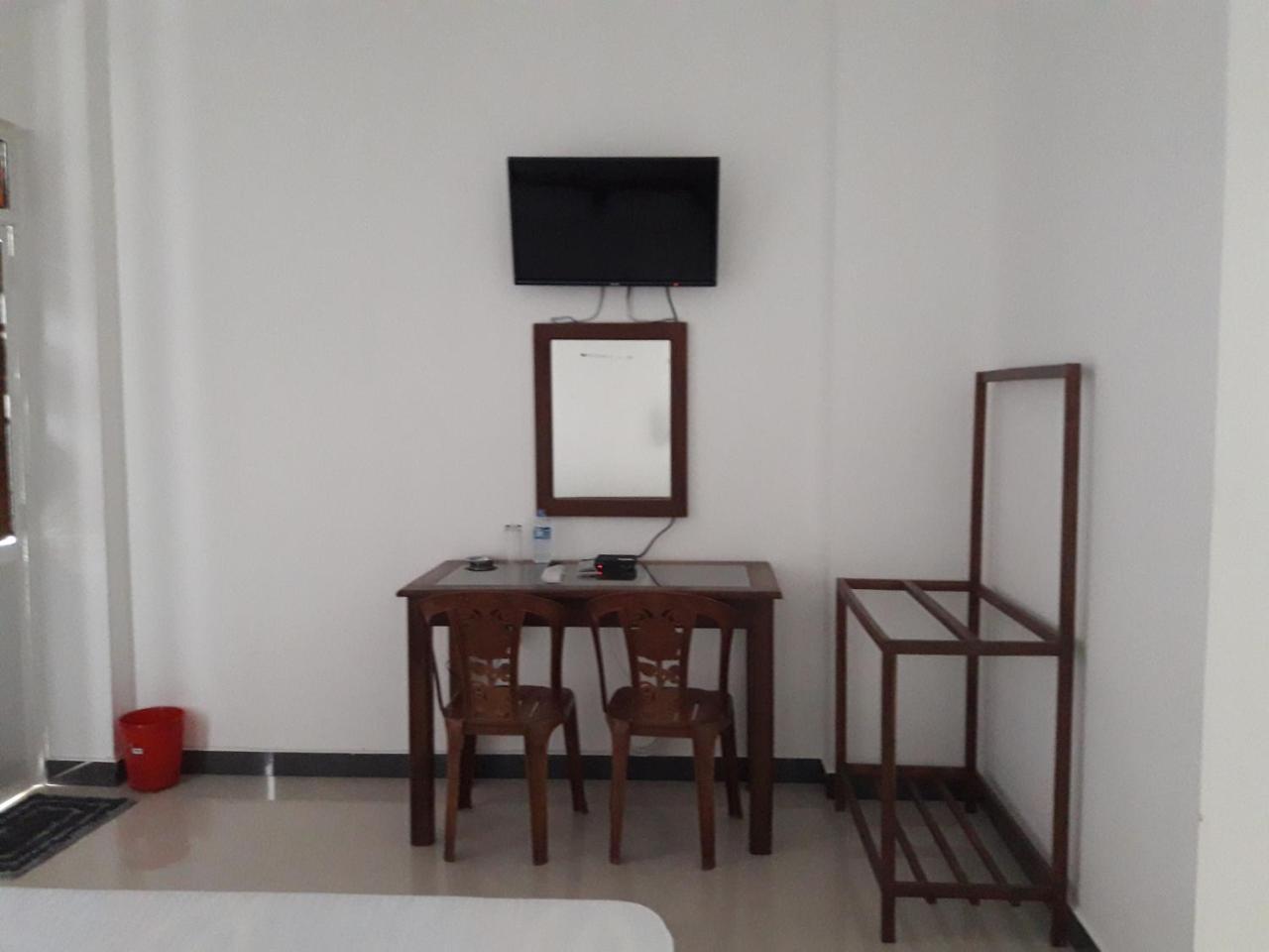Kanora Lake Resort Maharagama Exterior photo