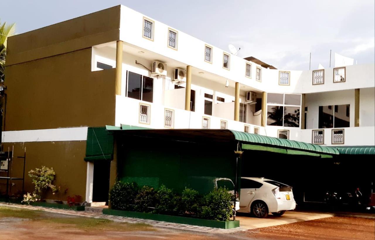 Kanora Lake Resort Maharagama Exterior photo